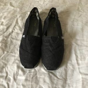 TOMS Youth Classics Slip-On Shoes (worn once)